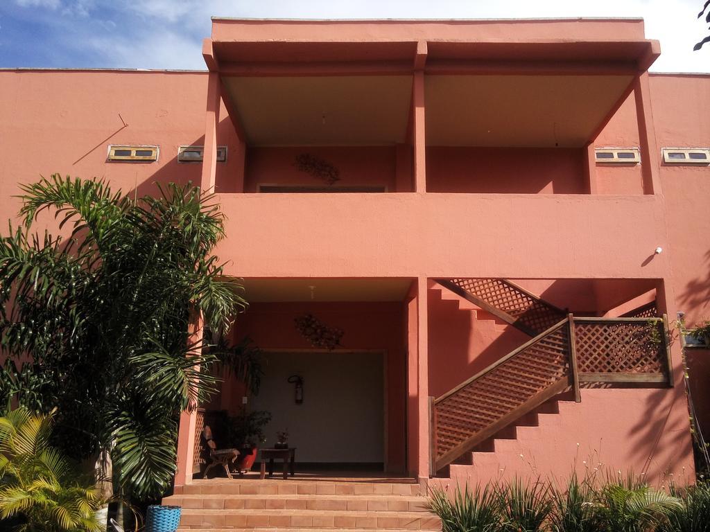 Pousada Recanto Do Cerrado Neropolis Exterior photo